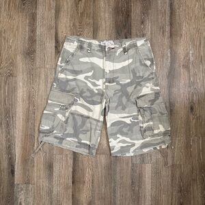 No boundaries camo shorts